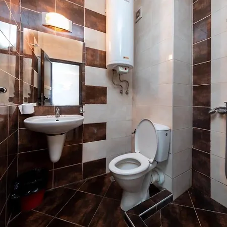 Hotell Varly Bryag 2*