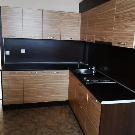 Varly Bryag Hotell 2*