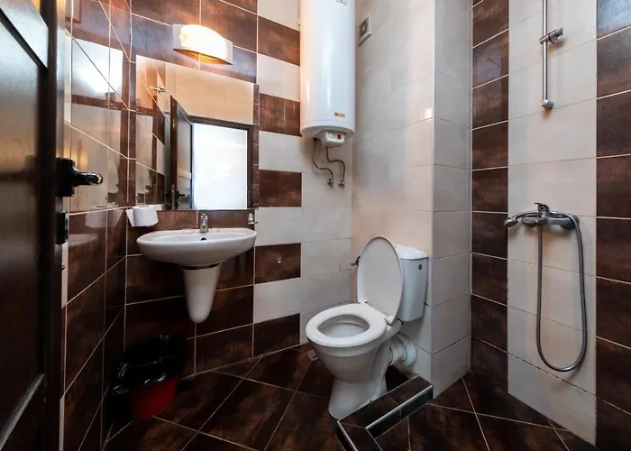 Hotell Varly Bryag 2*