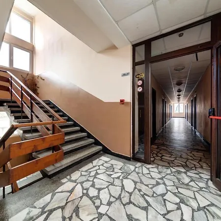 Varly Bryag 호텔 2*