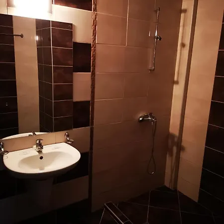 호텔 Varly Bryag 2*