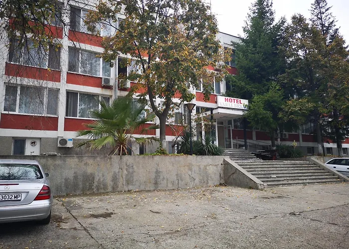 Varly Bryag Hotel 2*